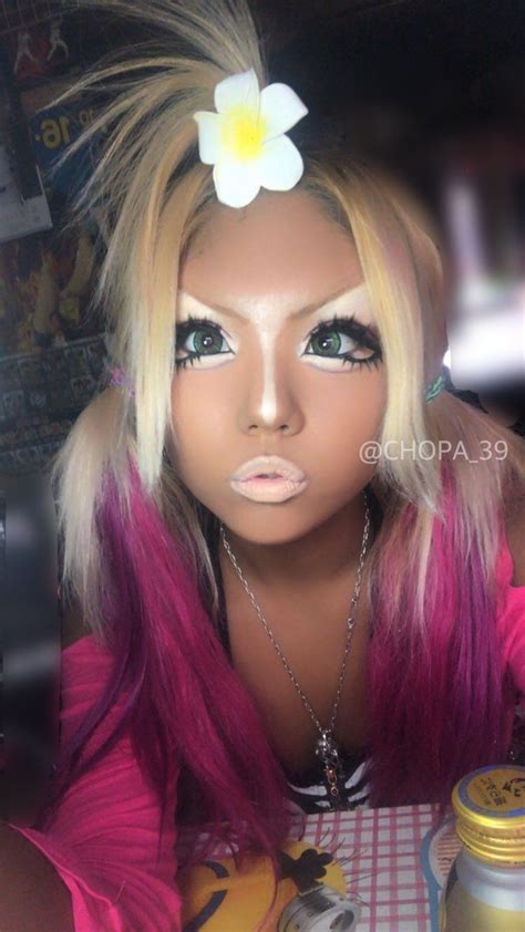 japanese gyaru makeup.
